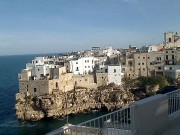 ポリニャーノ ア マーレ 断崖上の町 ライブカメラ検索 カメ探