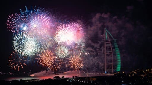 Dubai en vivo Fuegos artificiales de Año Nuevo (UTC 20:00-)
