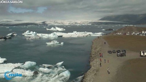 ヨークルスアゥルロゥン 氷河湖のライブカメラ