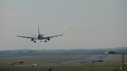 プラハ国際空港のライブカメラ