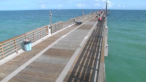 ダニアビーチ 桟橋・ビーチのライブカメラ