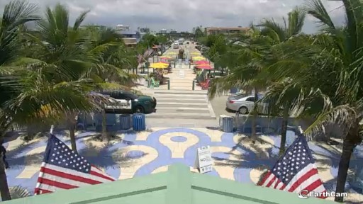 Lauderdale-by-the-Sea Anglin's Square webcam
